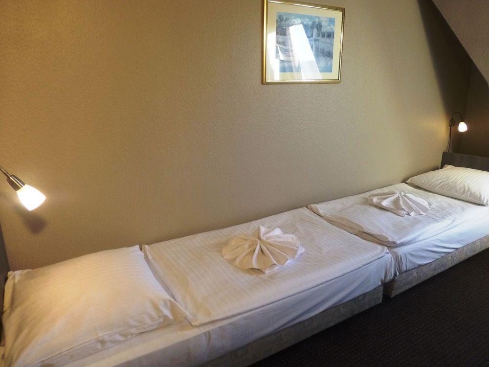 Hotel Rehberge Berlin Mitte Bagian luar foto