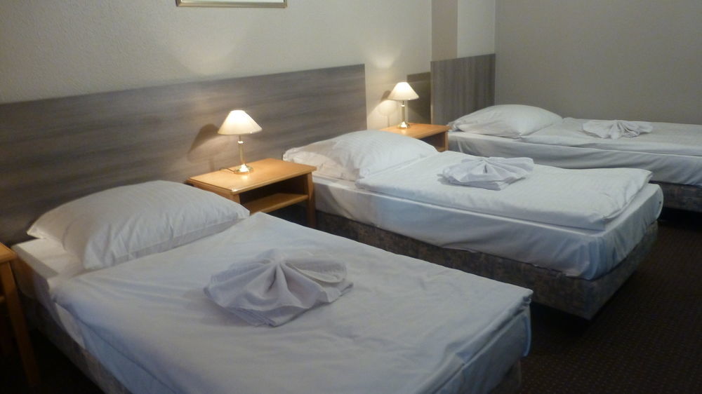 Hotel Rehberge Berlin Mitte Bagian luar foto
