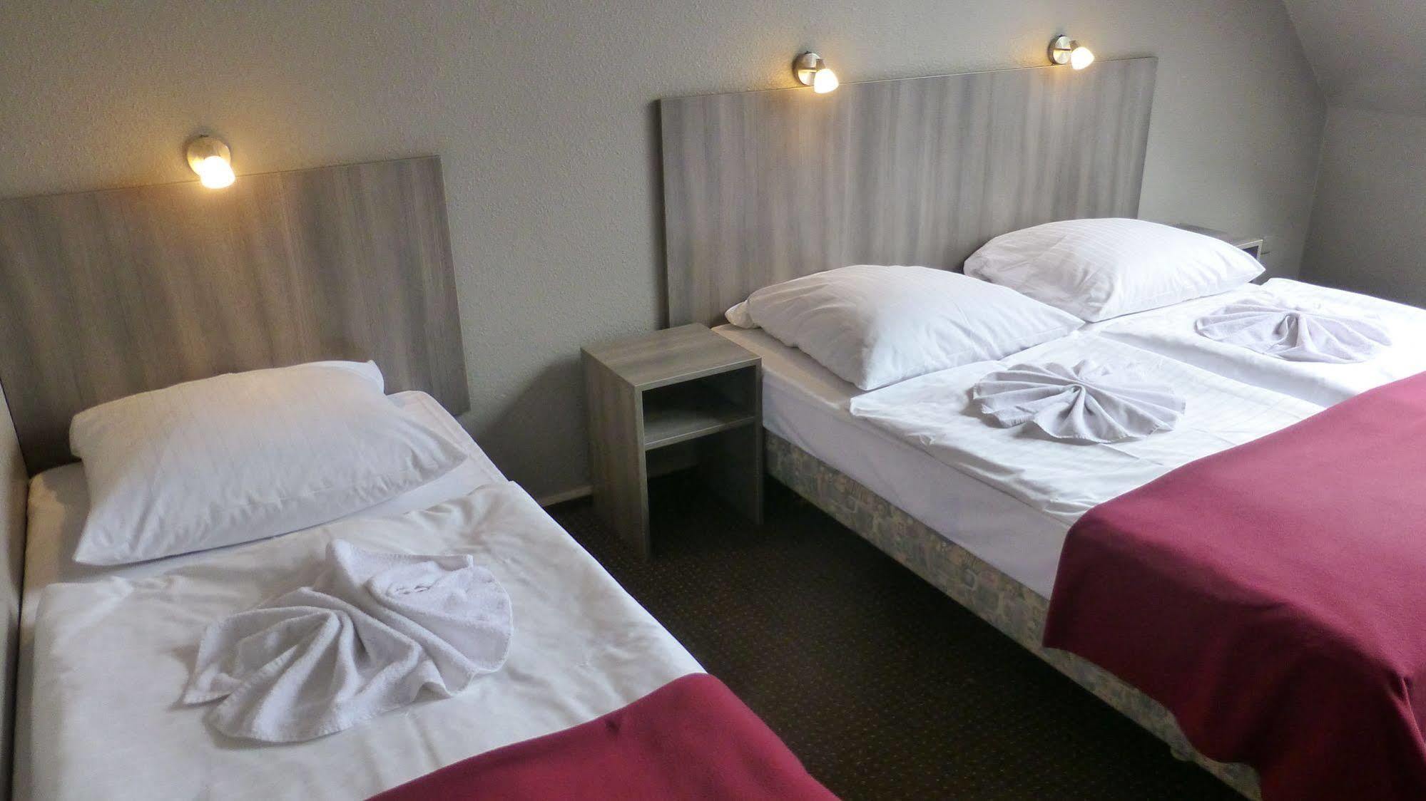 Hotel Rehberge Berlin Mitte Bagian luar foto